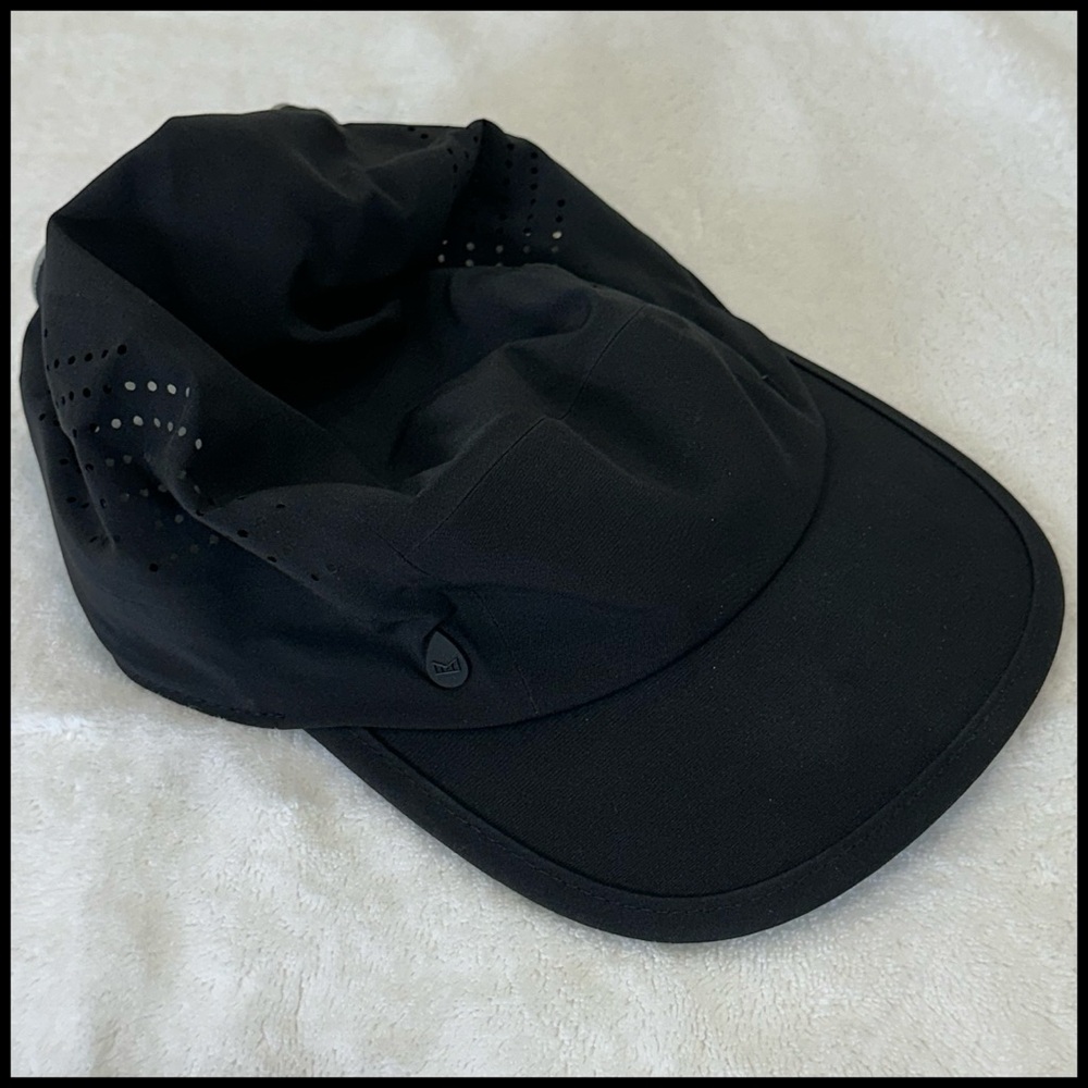 Melin🧢Pace Black 🥏🏃🏻🏋🏻‍♀️🧘🏻‍♂️🚣🏼🧗‍♀️🚴, like new